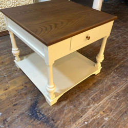 طربيزة صغيرة 